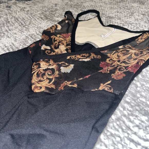 Ainsleywear Black leotard with beautiful mesh low back - Picture 3 of 4